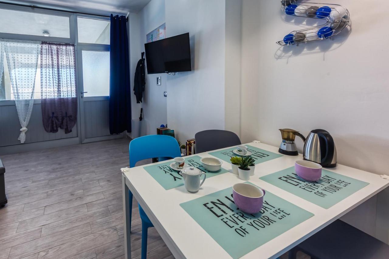 Appartement Casaviva - Grazioso Bilocale Sul Mare A Ospedaletti Extérieur photo